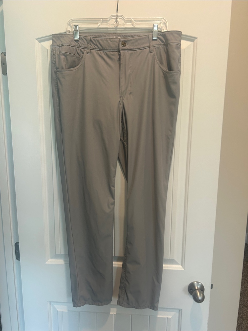 johnnie-O Men's Light Gray Chino Pants